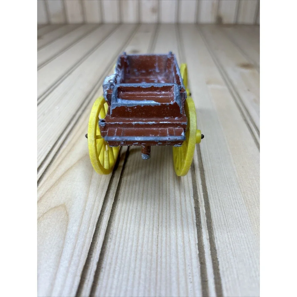 Vintage Tootsie‎ Toy Chicago 24 Die Cast Brown With Yellow Wheels Wagon Carriage